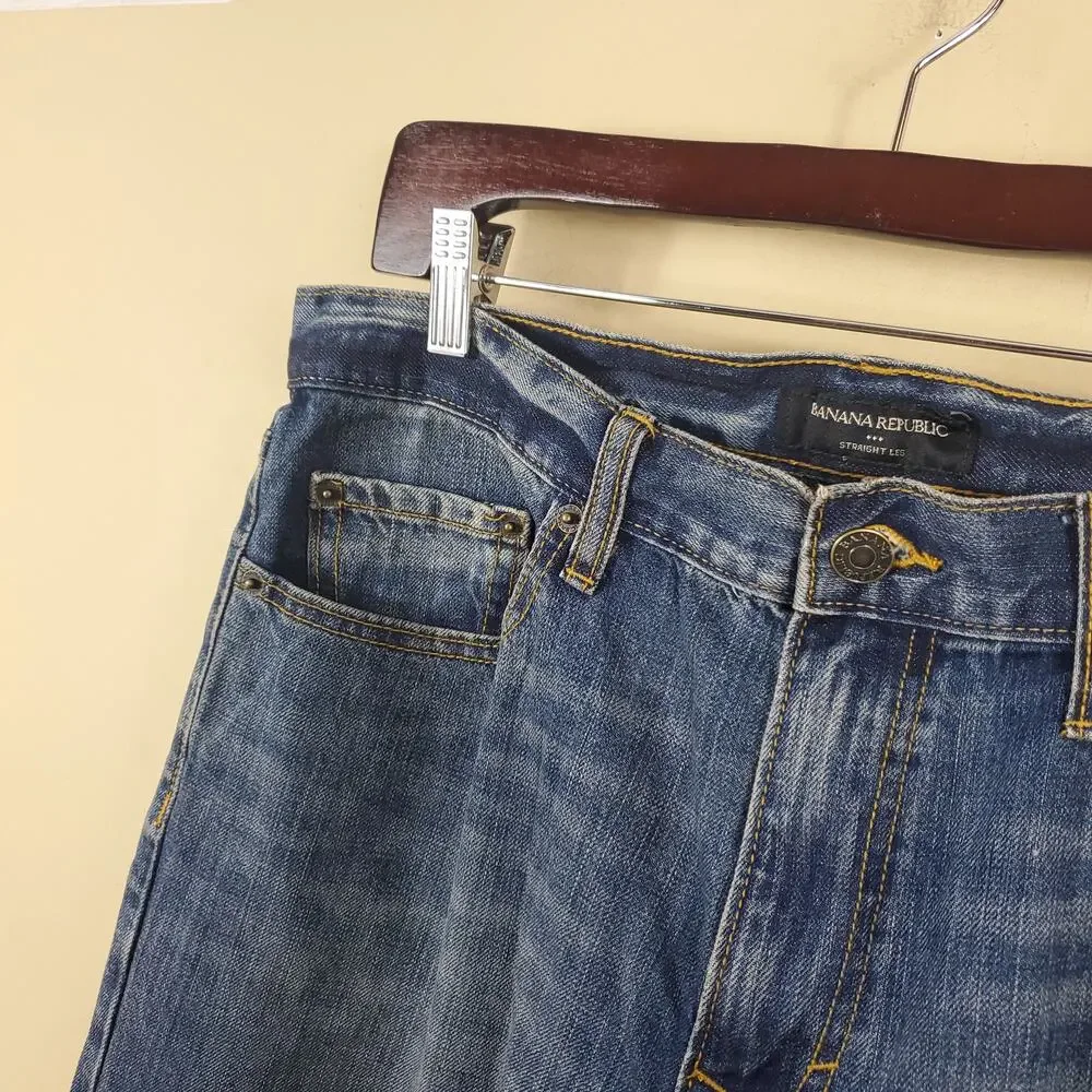 Banana Republic Medium Wash Straight Leg Jeans 33x30